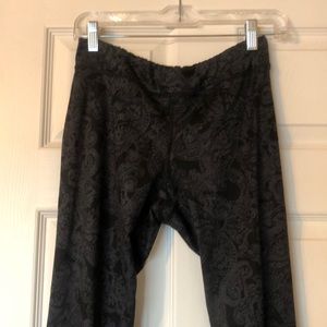 L champion leggings paisley print light gray and dark gray